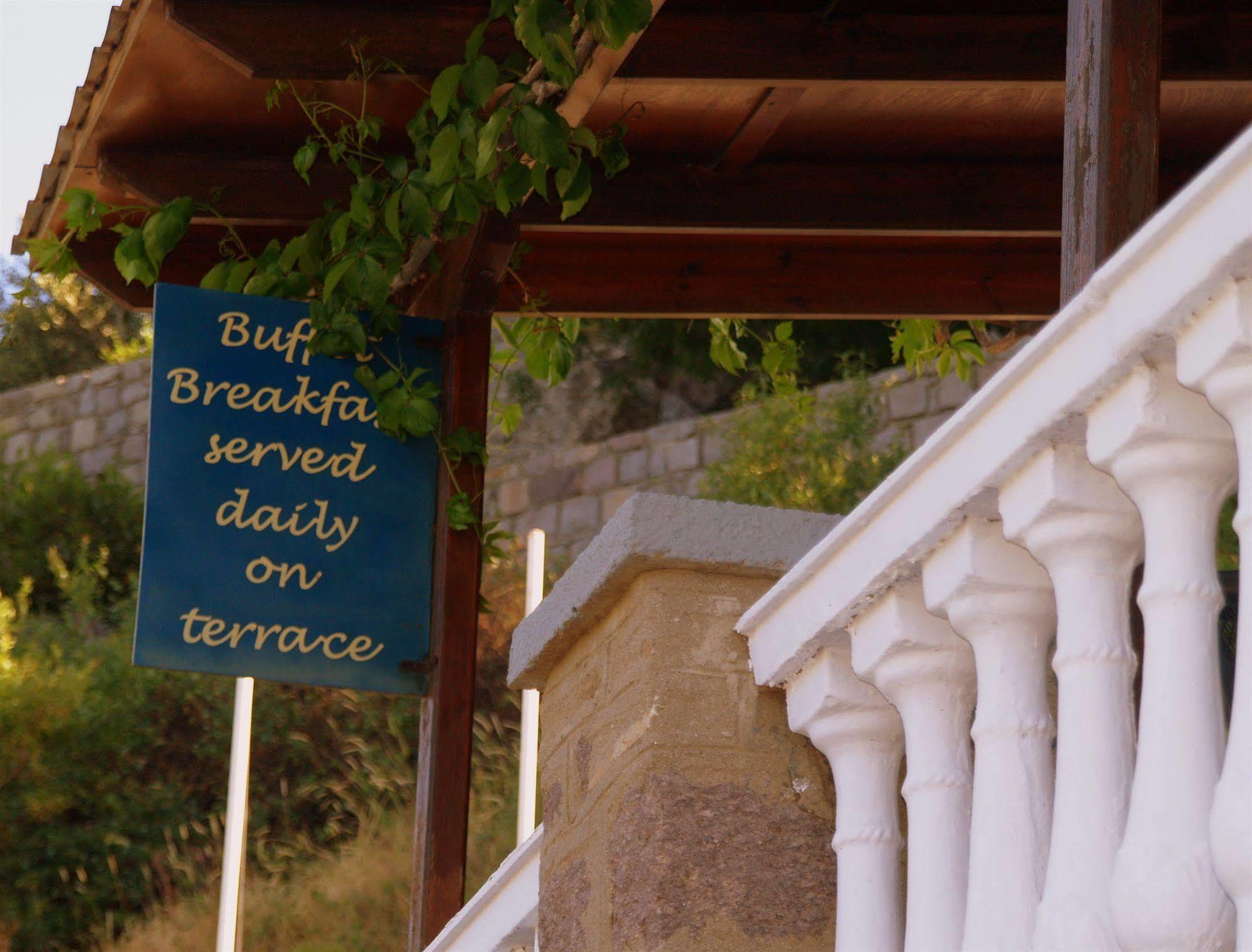 Blue Bay Hotel Skála Exterior foto